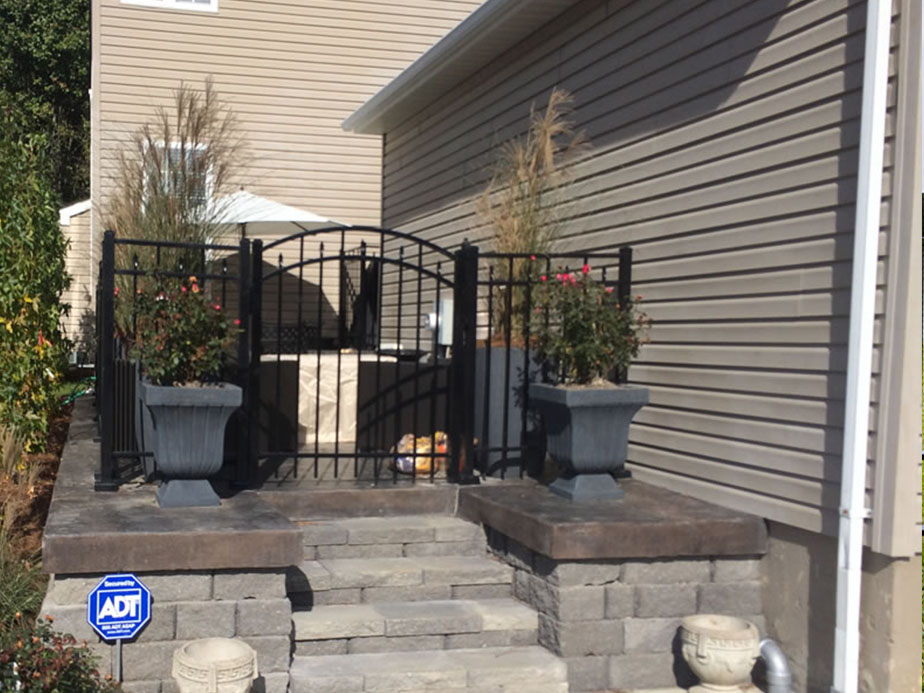 Commercial & residential fence gates in the Cincinnati Tri-State area