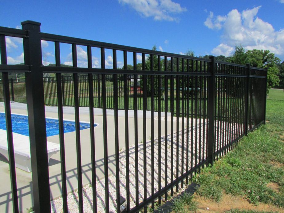 Residential fence contractor in the Cincinnati Tri-State area