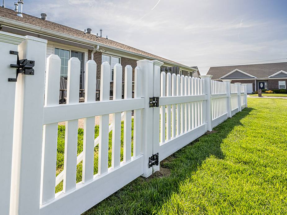 vinyl fence cincinnati Ohio